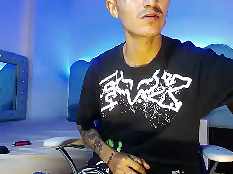 jullian_ricciI live sex cam