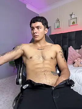 Leo_santoro's cam snapshot