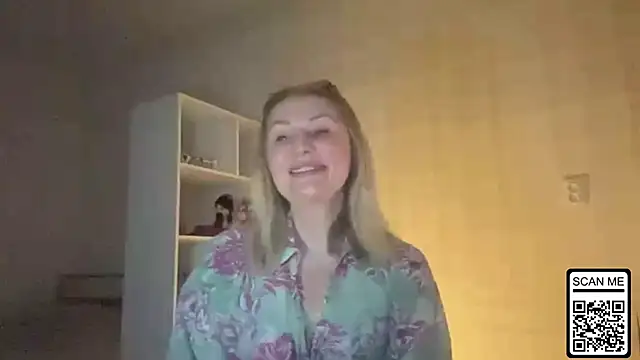 Blondie_xoxoxo's cam snapshot