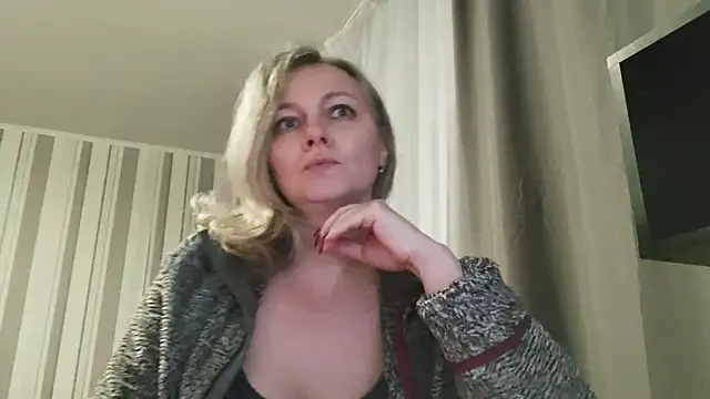 EdithManning's cam snapshot