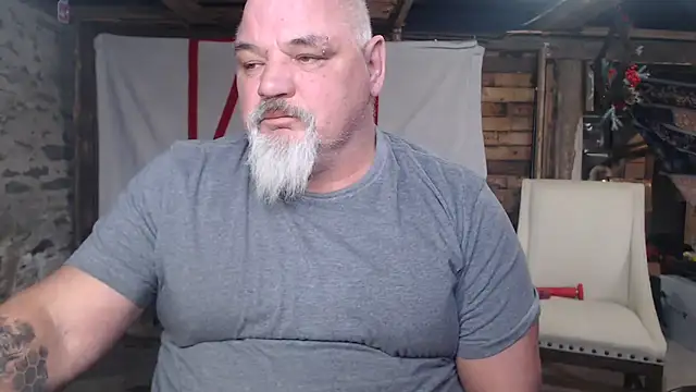 Newfiesausage1972 live sex cam