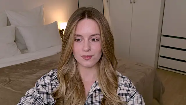 RozzitaBedberry live sex cam