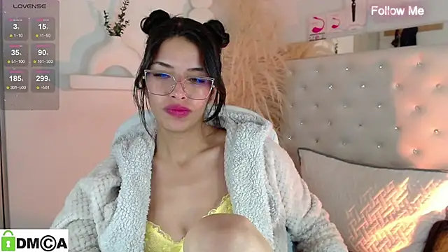 zoe_sexy_latin_19's cam snapshot