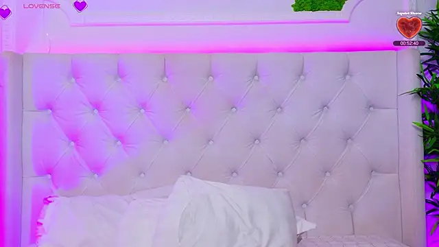 AriannaSins live sex cam