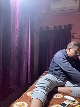 Saxymood1111's cam snapshot