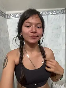 Ninffa_pinkk21's cam snapshot