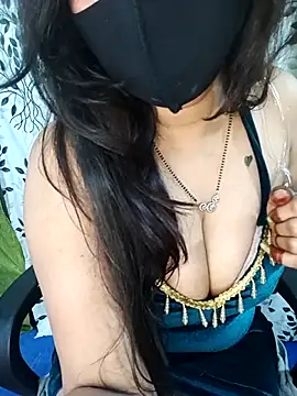 alinaarora's cam snapshot