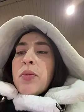 Holly_Play's cam snapshot