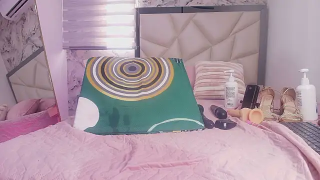 lili_jhonson's cam snapshot