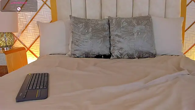 cocoamore's cam snapshot