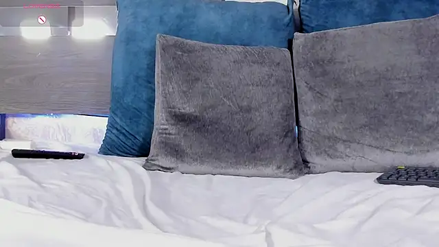 Sophie-Hills's cam snapshot