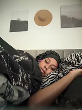 Your_Paris live sex cam