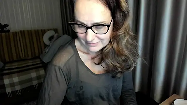 lauraoven live sex cam