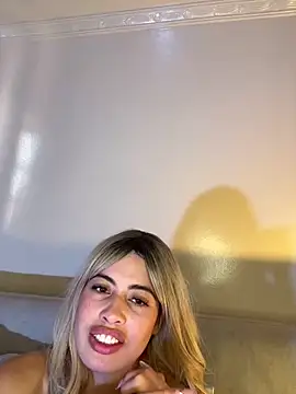 isabella-collins-'s cam snapshot