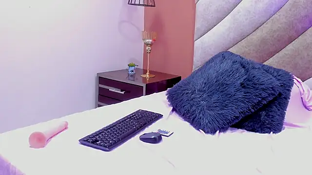 Corinna-saenz's cam snapshot