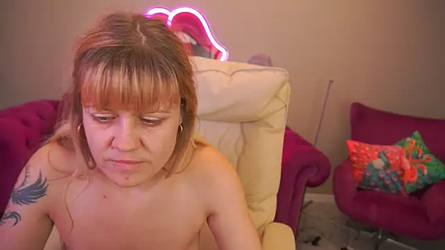 BellaLaPetit's cam snapshot