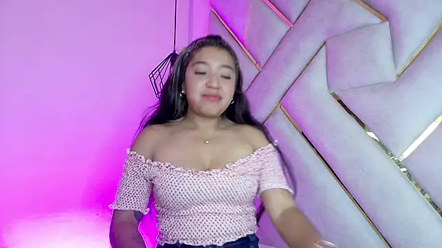 Dahiana_Dmour_'s cam snapshot