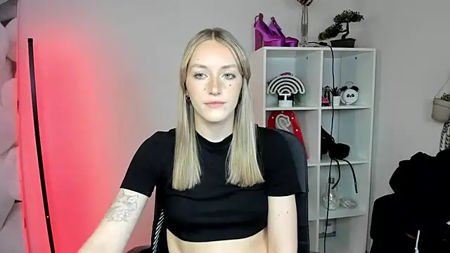 EvelynBlond's cam snapshot