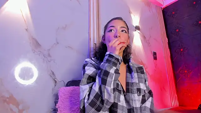 Aron_and_molly's cam snapshot