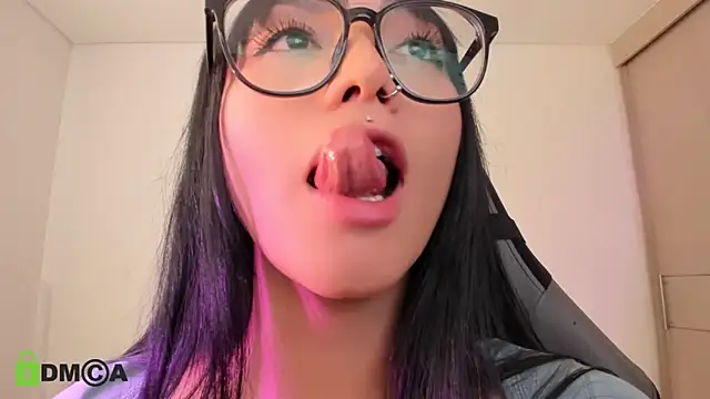 alice-rausing's cam snapshot