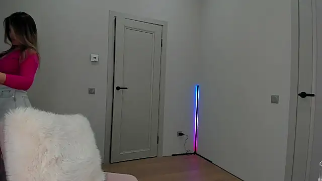 _cometoseeme_'s cam snapshot