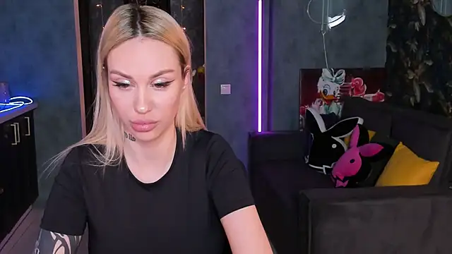 Blckmirrorr's cam snapshot