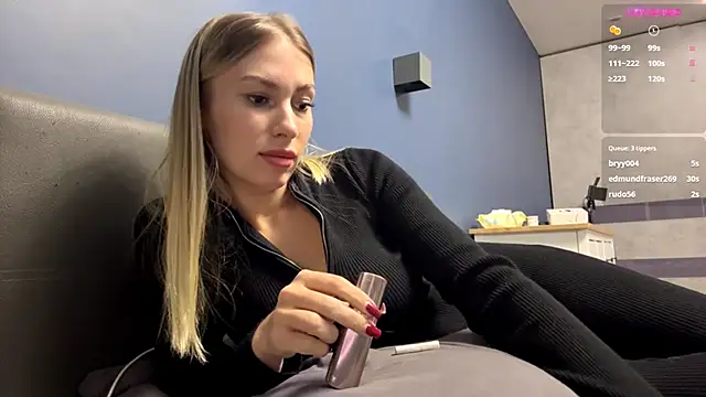 SoftnessMila's cam snapshot