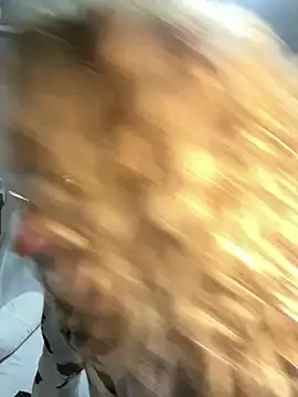 Tania201243 live sex cam