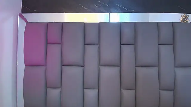 _MiaBrown_'s cam snapshot