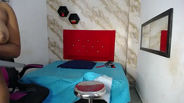 issa__love's cam snapshot