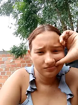 young_dairy01's cam snapshot