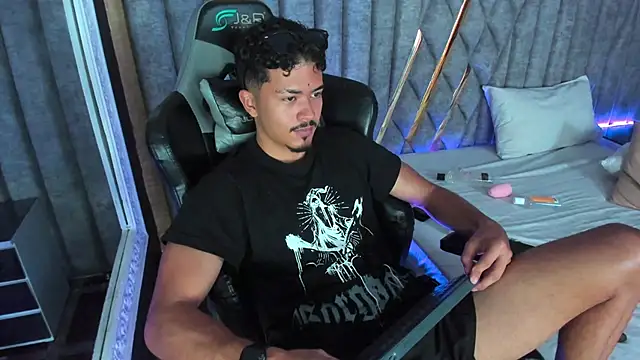 NicolaiKarav live sex cam