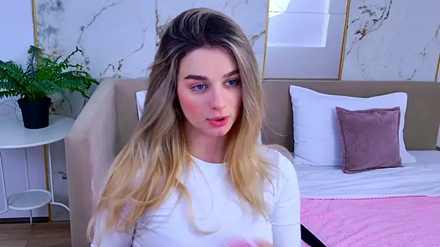 SweetyLicky's cam snapshot