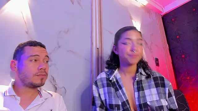 Aron_and_molly's cam snapshot