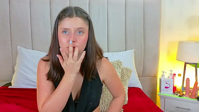 Carrie_GB's cam snapshot