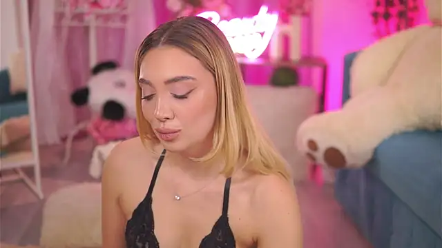 NadyaBlue's cam snapshot