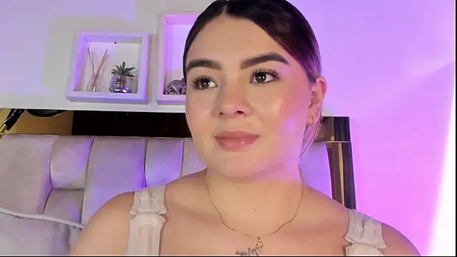 emmy_r's cam snapshot