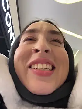 Holly_Play's cam snapshot