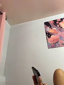 _BellaHotty_'s cam snapshot