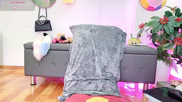 Felicity-Feline's cam snapshot