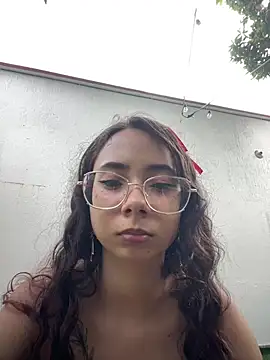 alicia-petite's cam snapshot