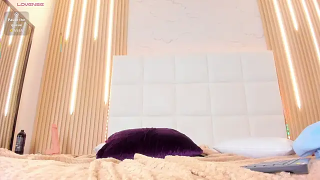 Elody_rousse's cam snapshot