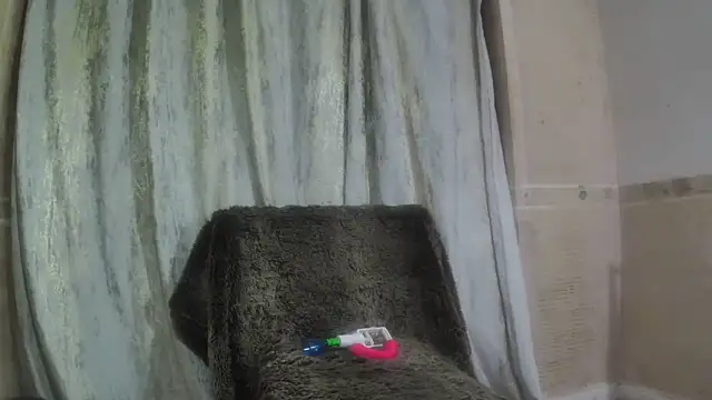 Pineapplepeaches's cam snapshot