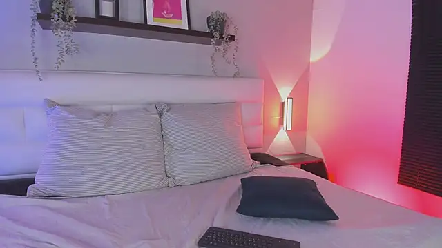 sofi_bakerr's cam snapshot