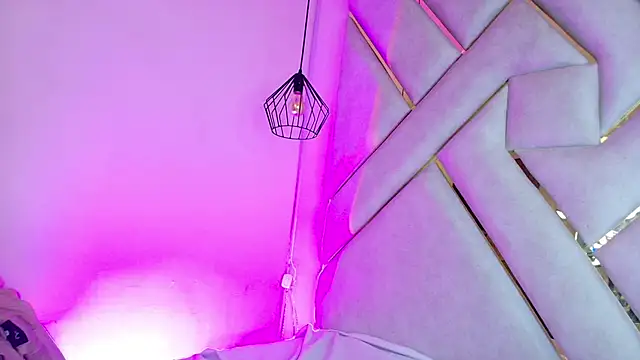 Dahiana_Dmour_'s cam snapshot