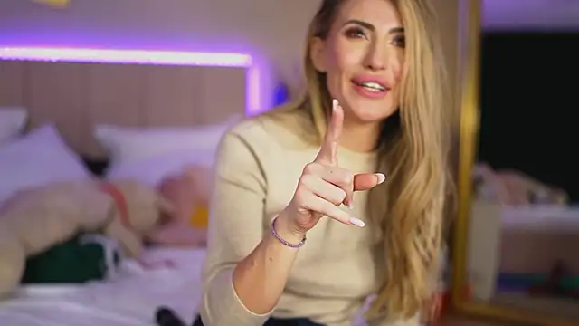 EvellineClaire's cam snapshot