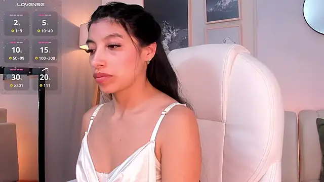 Tiffany_Low's cam snapshot