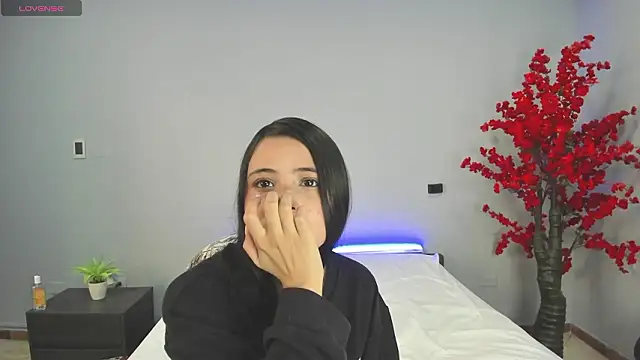 dracke_and_zara's cam snapshot