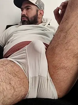 hairyandbigmann live sex cam