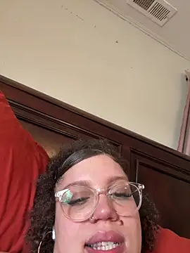 QueenNuttCollector's cam snapshot